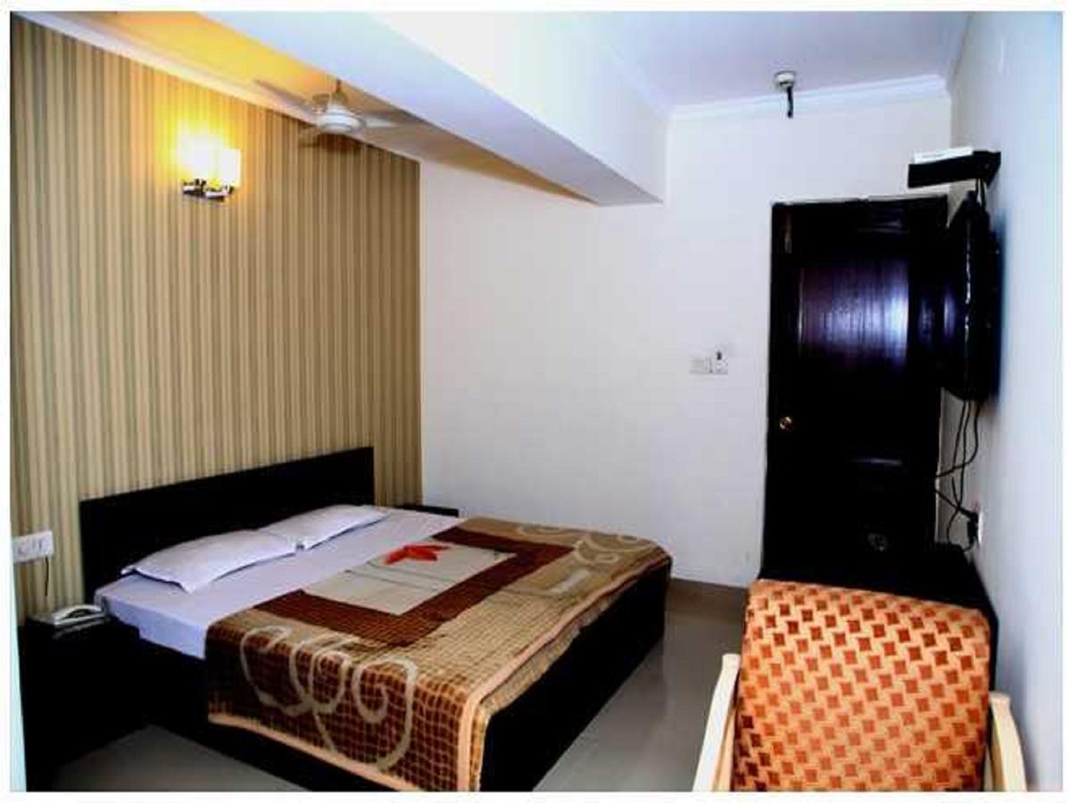 Hotel Haryana Chandīgarh Екстериор снимка